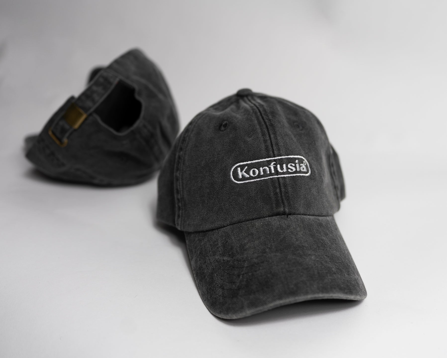 Konfusia Cap
